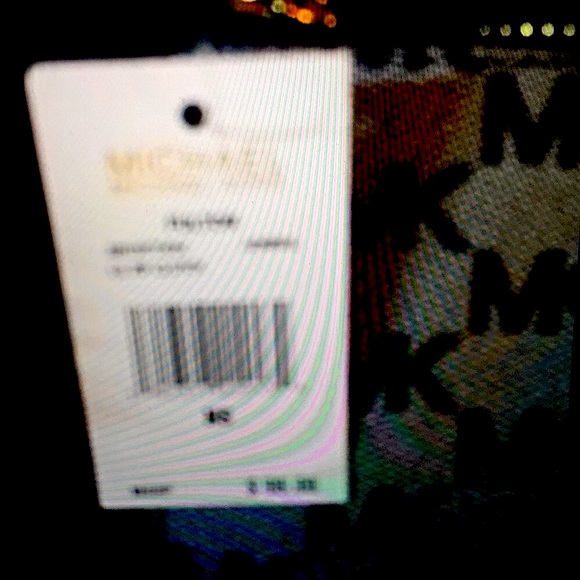 (💥1 LEFT💥) MICHAEL KORS FULTON MK ZIP WRISTLET - Picture 6 of 6